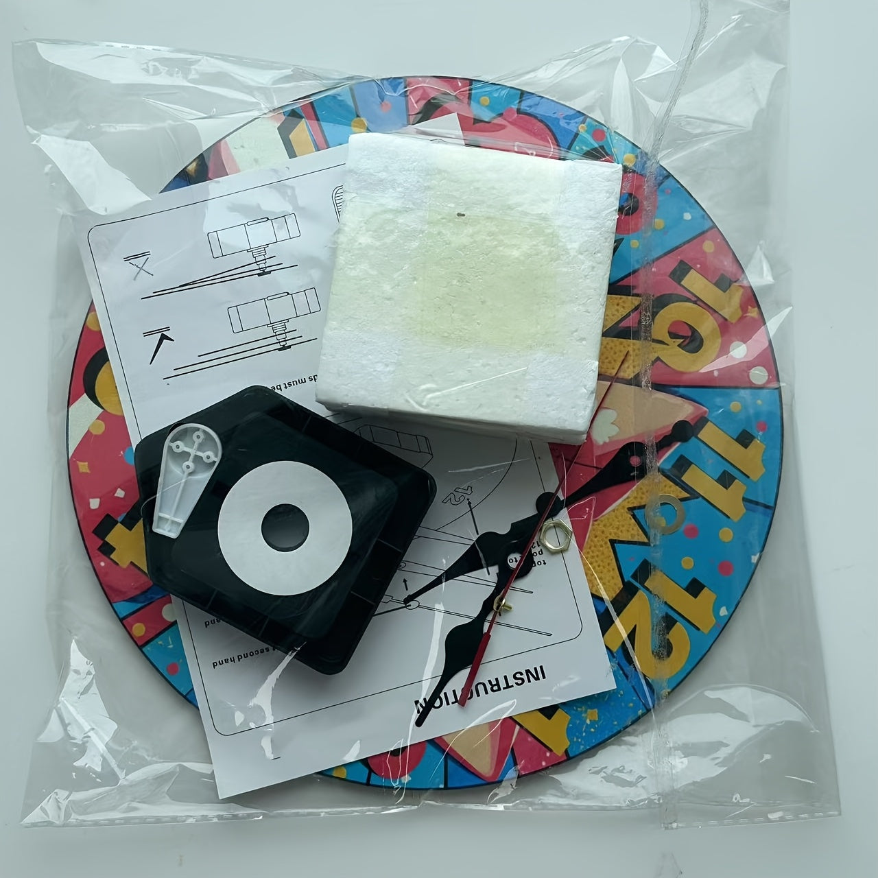 1pc Vintage Silent Wall Clock - 10-Inch Retro Design with Woman on Couch & Floral Pattern, Wooden Quartz Movement, No Batteries Needed, Perfect for Halloween & Christmas Home Decor, Coffee Shop, or Wall Art, Clock Wall Decor, 2D Flat, Best for Christmas