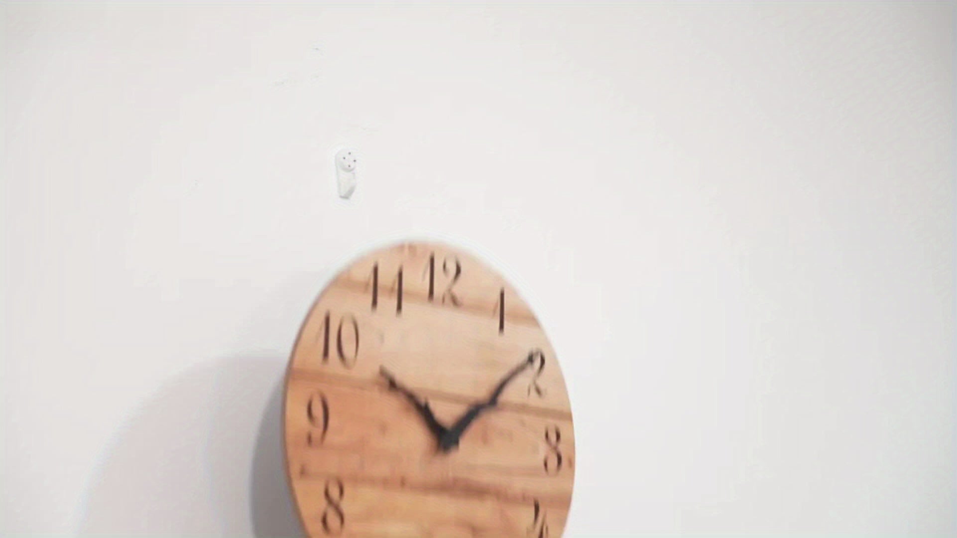 Vintage Floral Wall Clock with Silent Movement - Retro Roses & Butterflies Design, Artificial Wood Round Clock for Living Room, Bedroom, Kitchen, Office Decor - Perfect for Christmas, New Year, Halloween (AA Battery Not Included), Clock Wall Decor